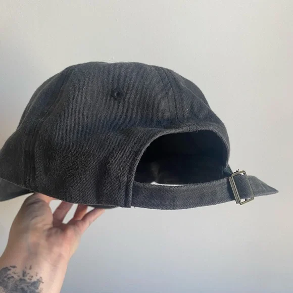 Black Cap - Picture 2 of 4